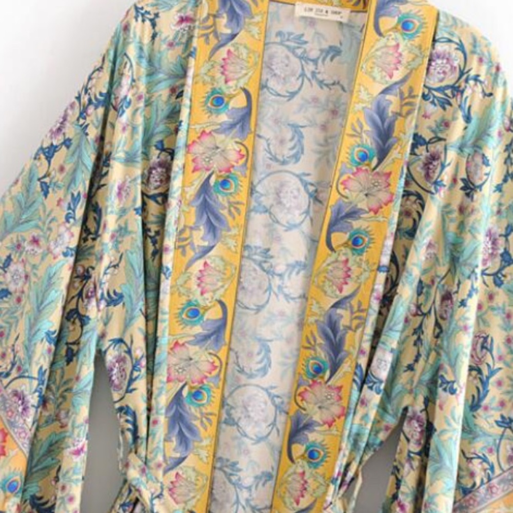 🌺 Beautiful silky kimono robe - Picture 6 of 8